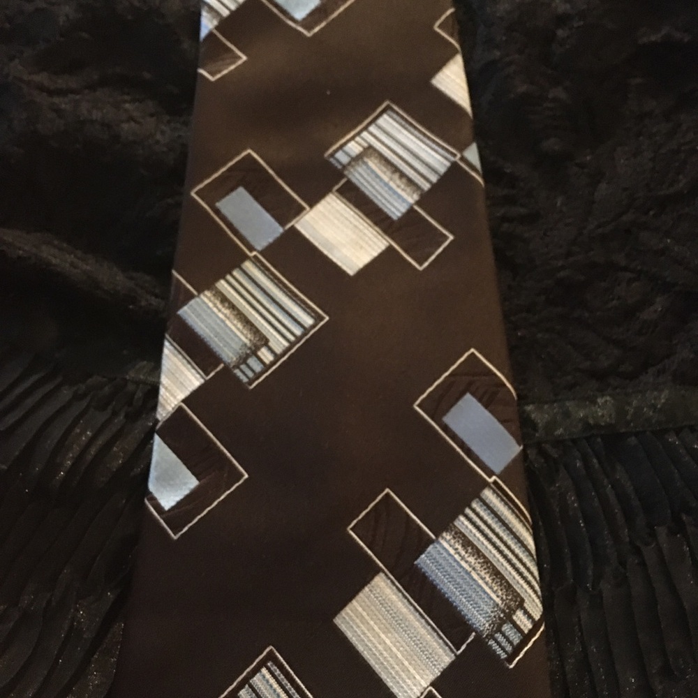 CLEARANCE 💜 2/5 BRITTANIA Groovy 70s polyester Wide Tie.